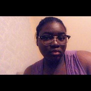 Meet your Posher, Ndeyeawa